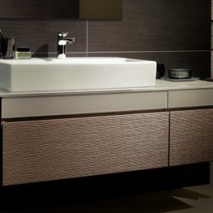 Allaskaappi Villeroy & Boch Memento C264 1306x425x535 mm Bright Oak/Creme lasi + pesuallas vasemmalla